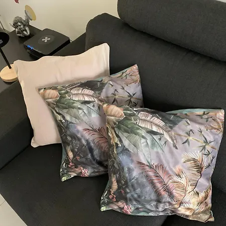 Fully Furnished House, Wifi, Garage Lägenhet Chaffours