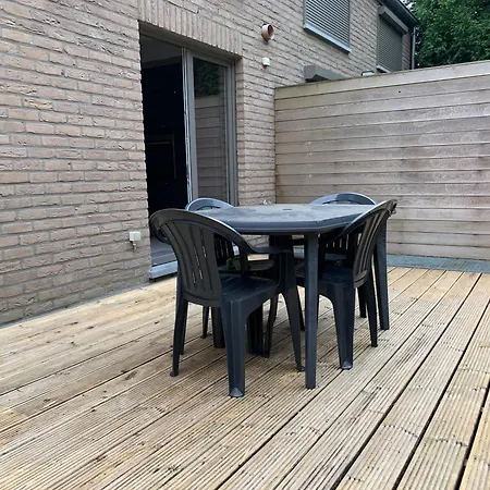 Fully Furnished House, Wifi, Garage Lägenhet Chaffours