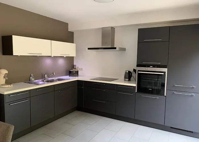 Fully Furnished House, Wifi, Garage * Chaffours