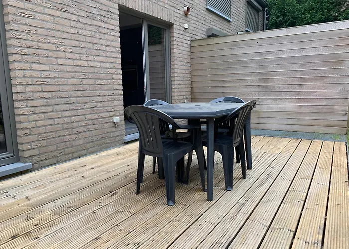 Fully Furnished House, Wifi, Garage Apartment Chaffours